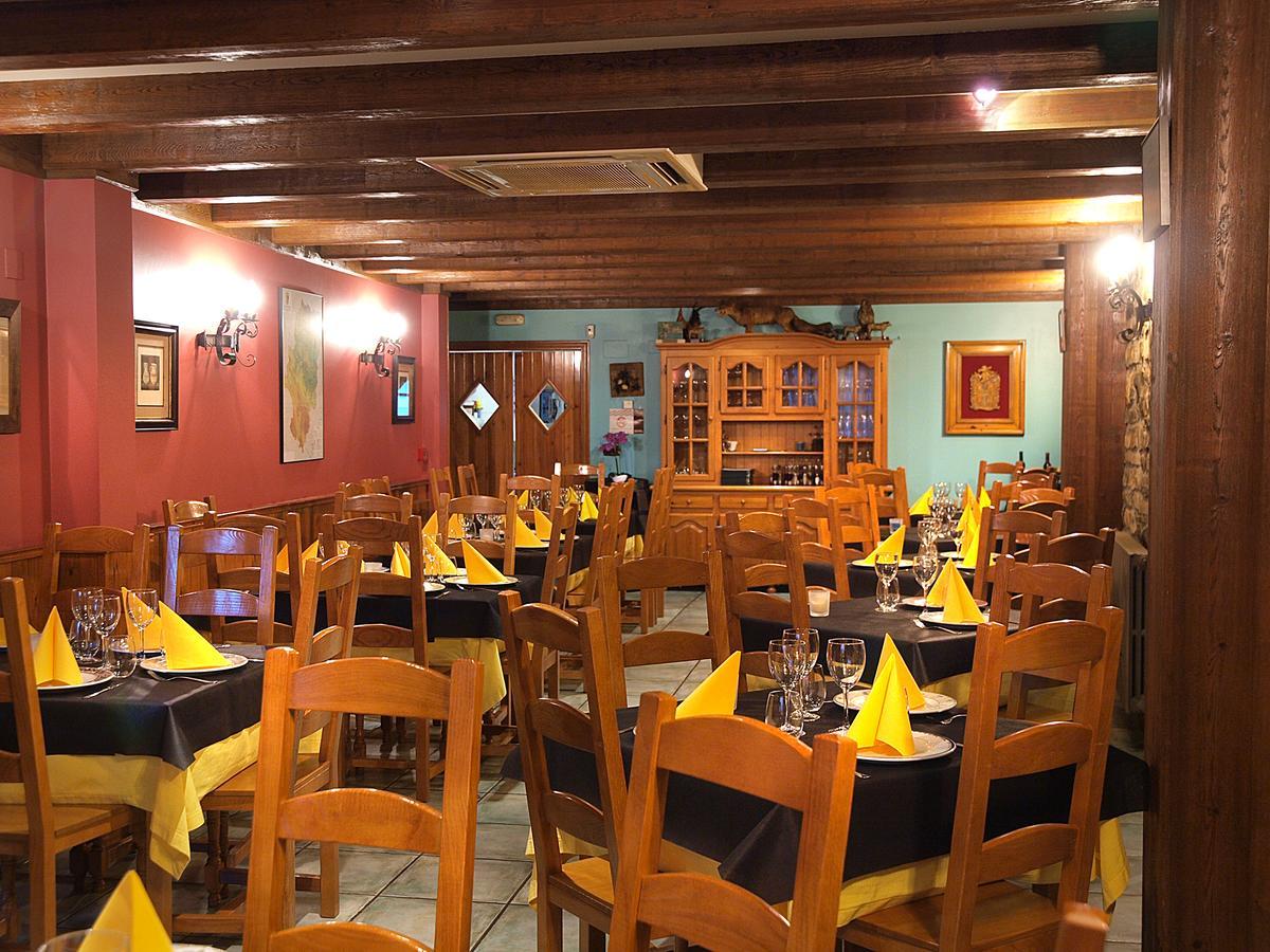 Aparta-Hotel Puertolas Escuer Buitenkant foto