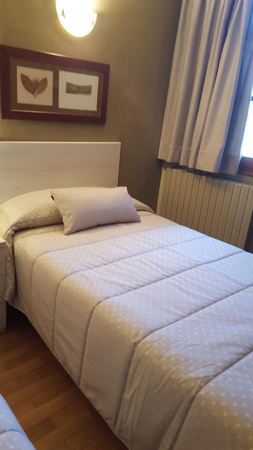 Aparta-Hotel Puertolas Escuer Buitenkant foto