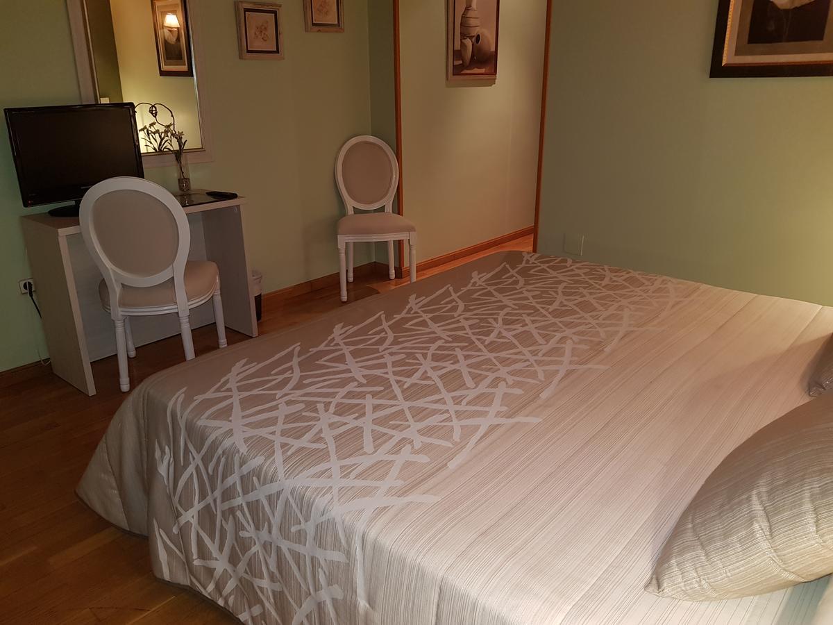 Aparta-Hotel Puertolas Escuer Buitenkant foto
