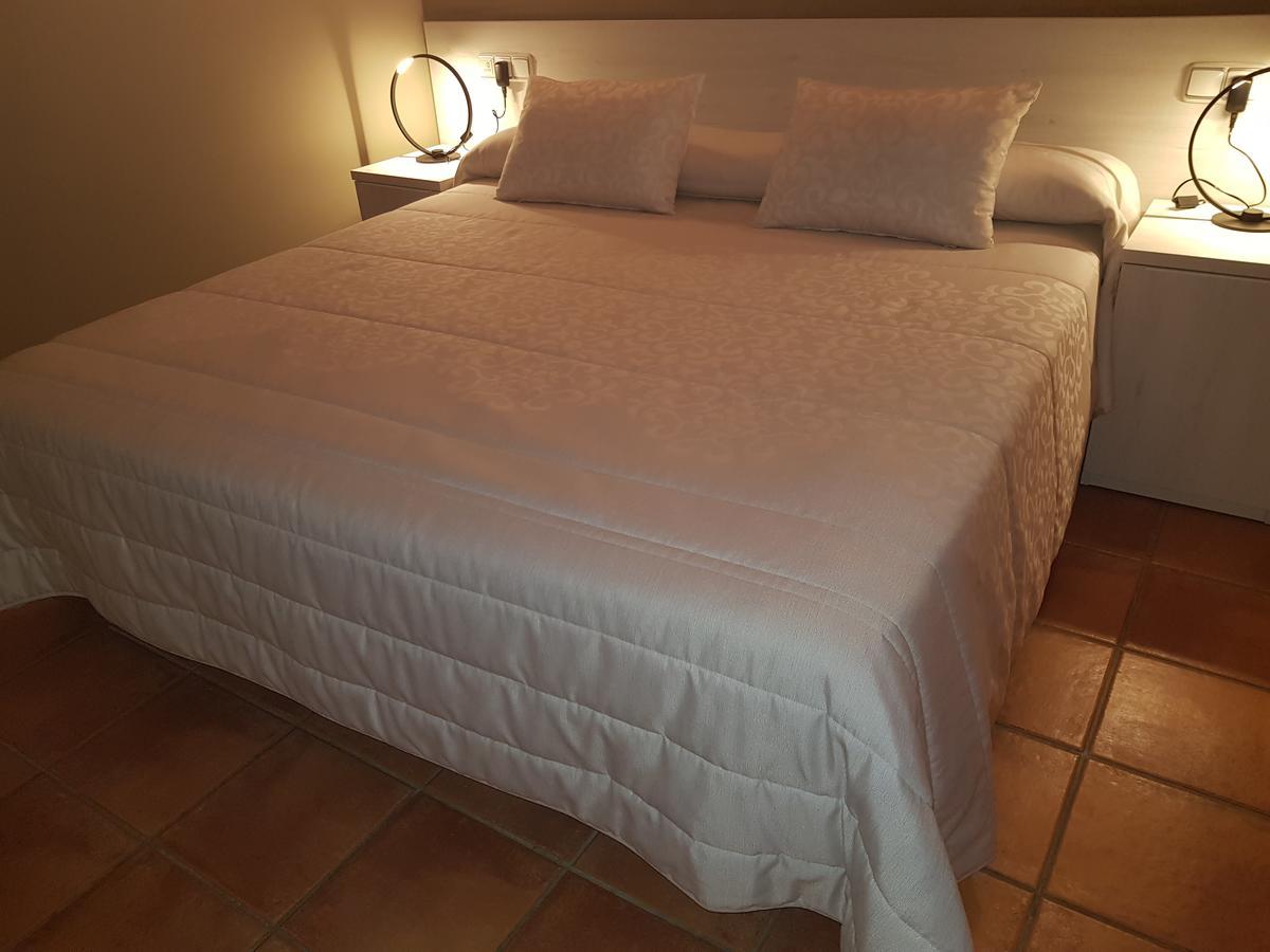 Aparta-Hotel Puertolas Escuer Buitenkant foto